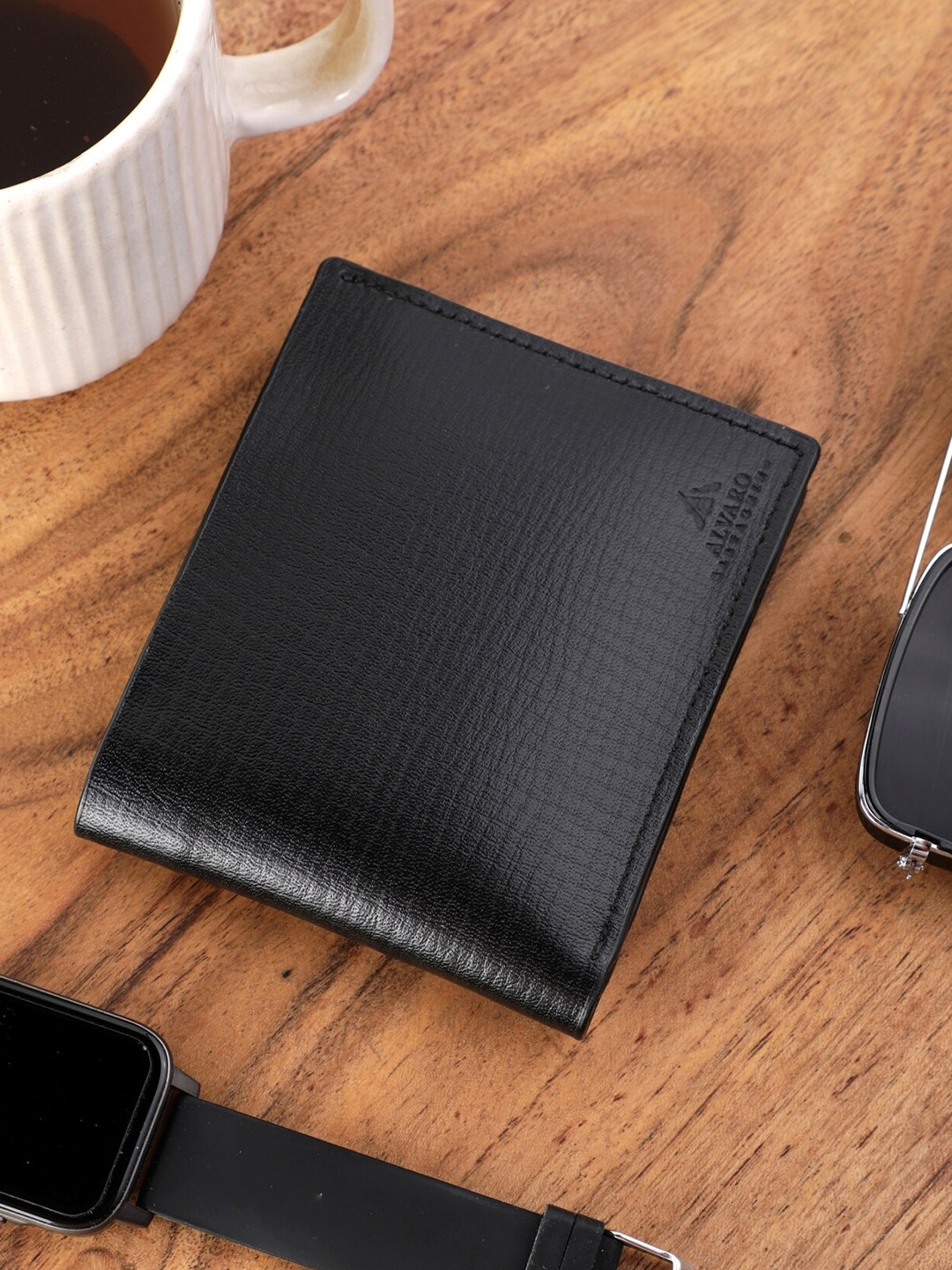

Alvaro Castagnino Men Black Leather Two Fold Wallet