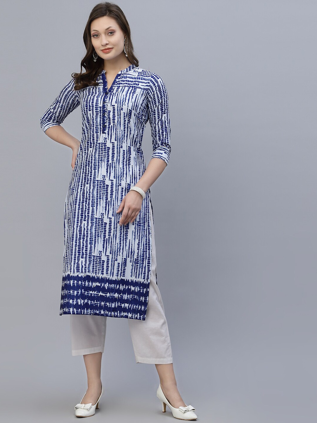 

SANISA Women Blue & White Dyed Kurta