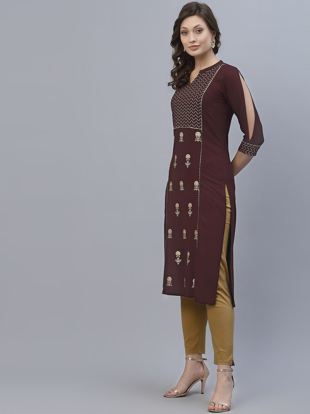 

SANISA Women Brown Foil Printed Cold shoulder Straight Kurta