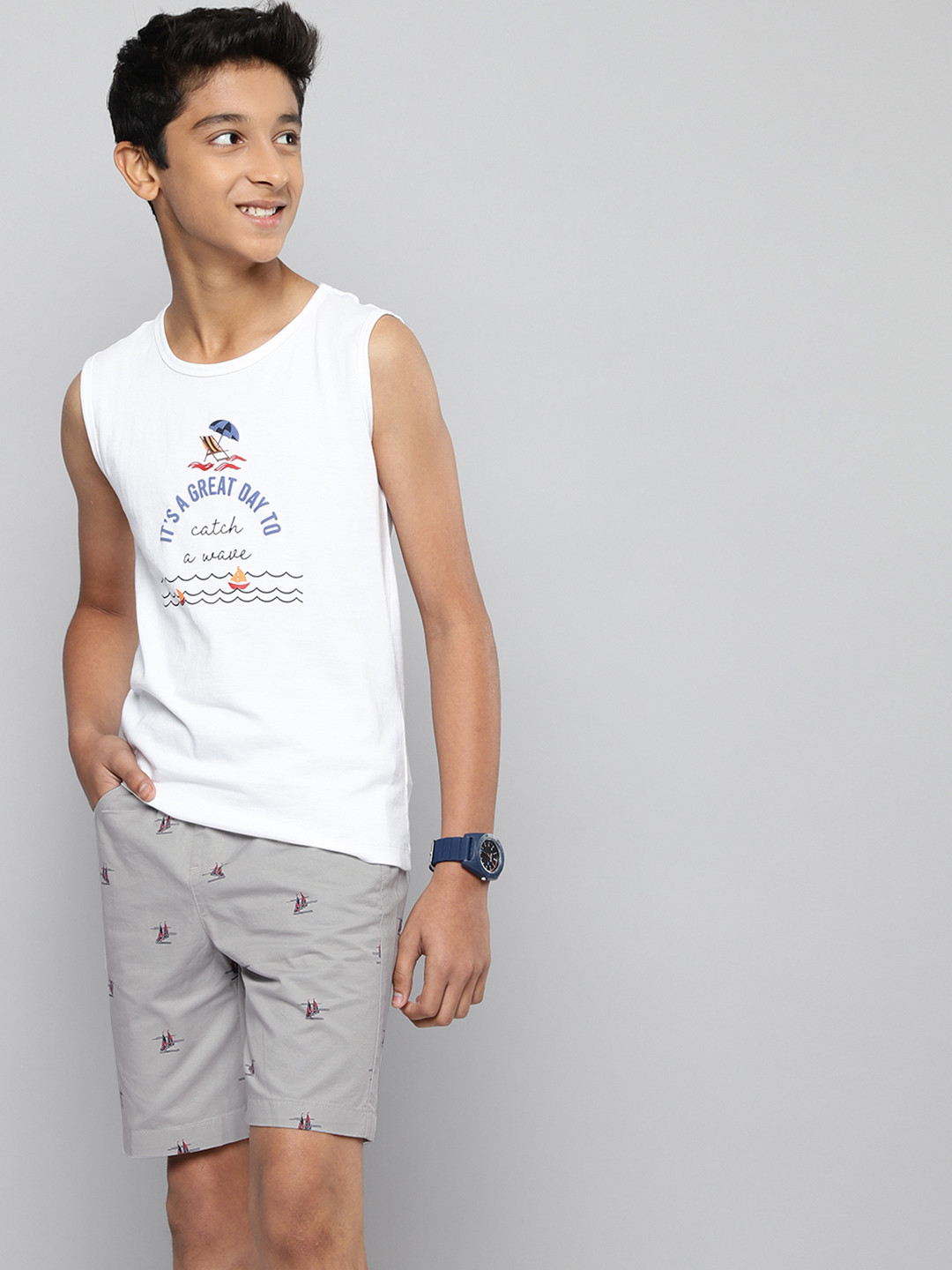 

M&H Juniors Boys Grey Printed Pure Cotton Shorts