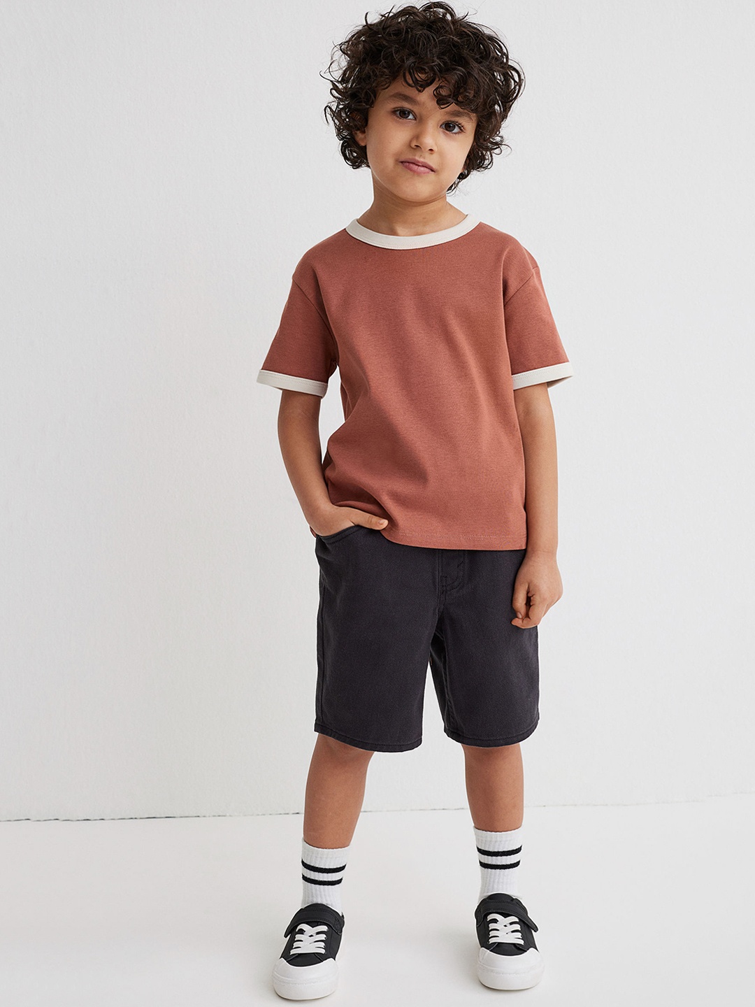 

H&M Boys Black Loose Fit Twill Shorts