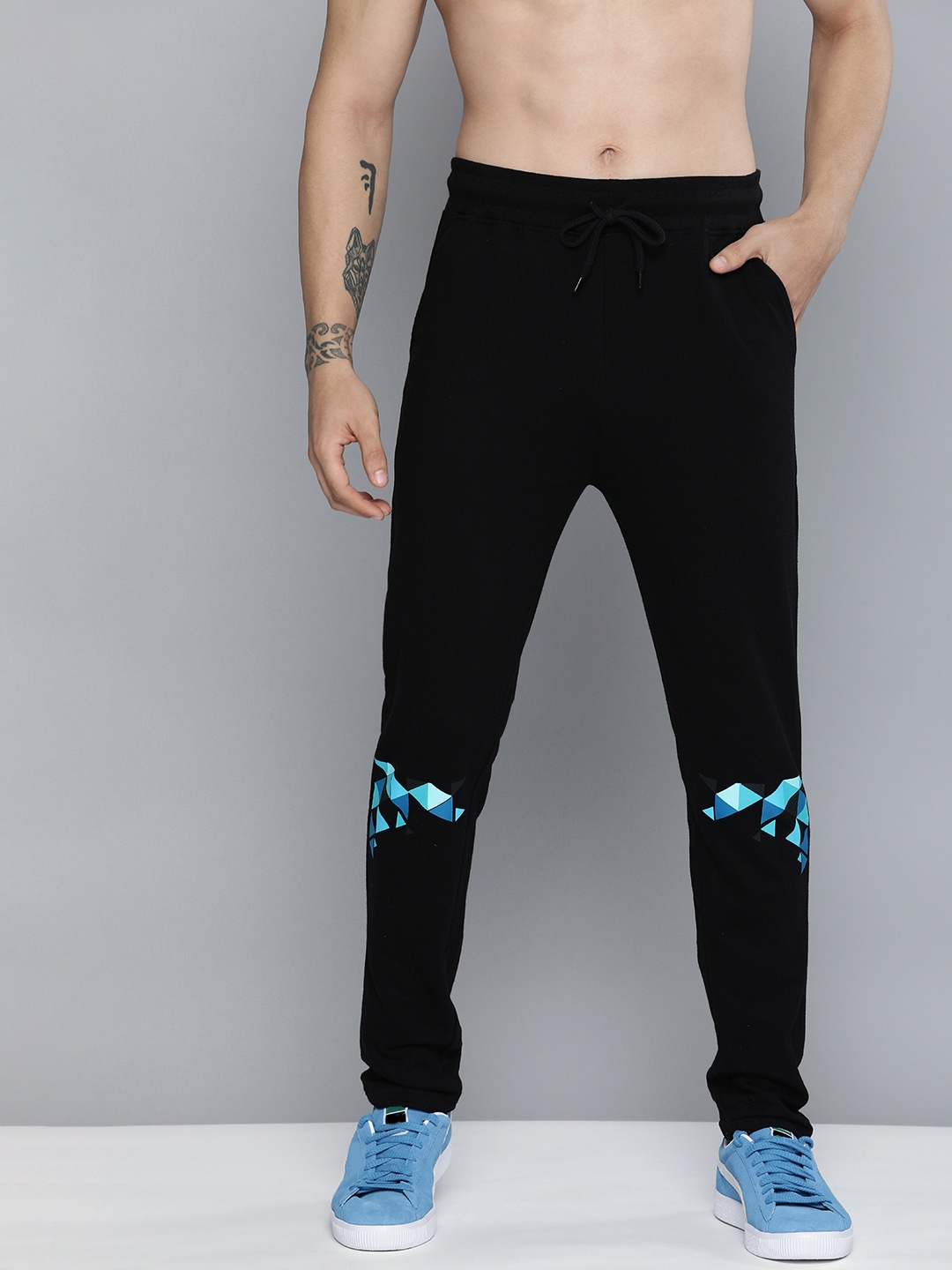 

HERE&NOW Men Black & Blue Printed Pure Cotton Track Pants