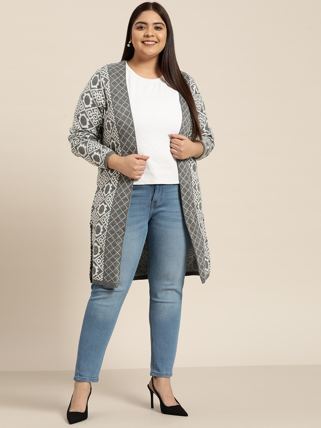 

Sztori Women Plus Size Grey Melange & White Self Design Longline Shrug