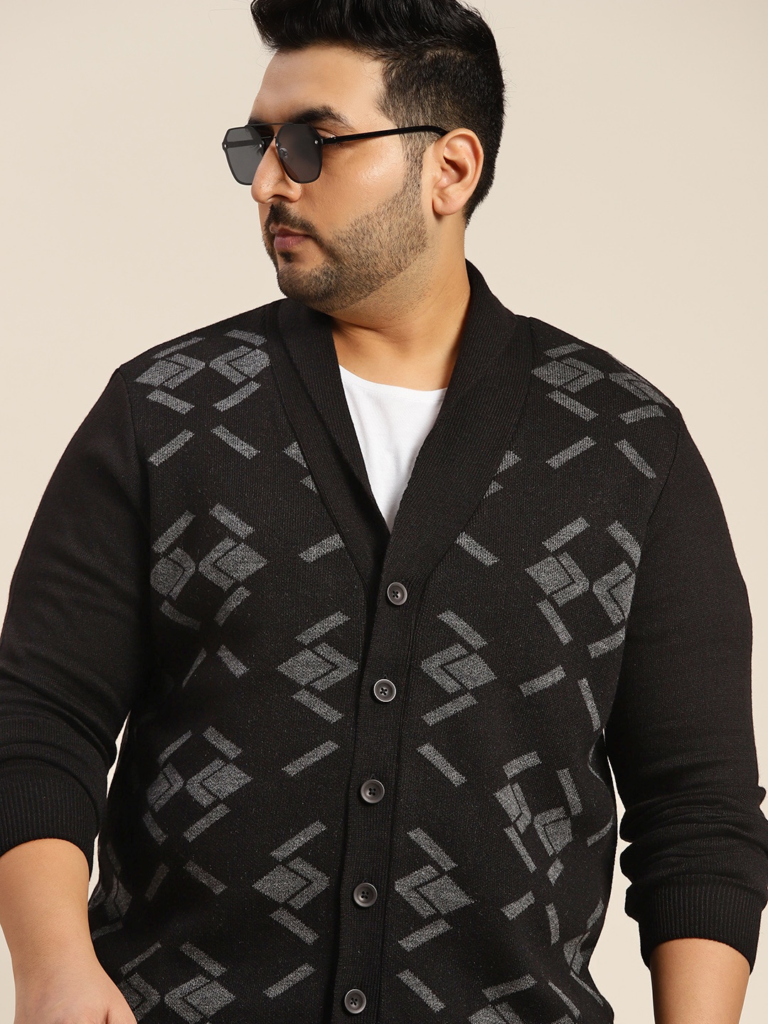 

Sztori Plus Size Men Black & Grey Geometric Design Cardigan