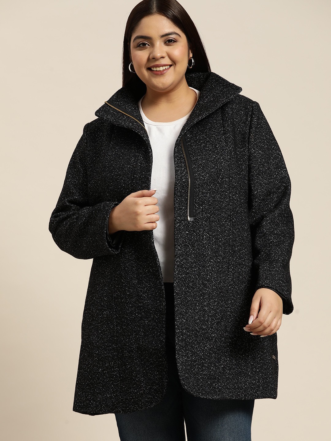 

Sztori Women Plus Size Black & White Self Design Longline Zipper Front Overcoat