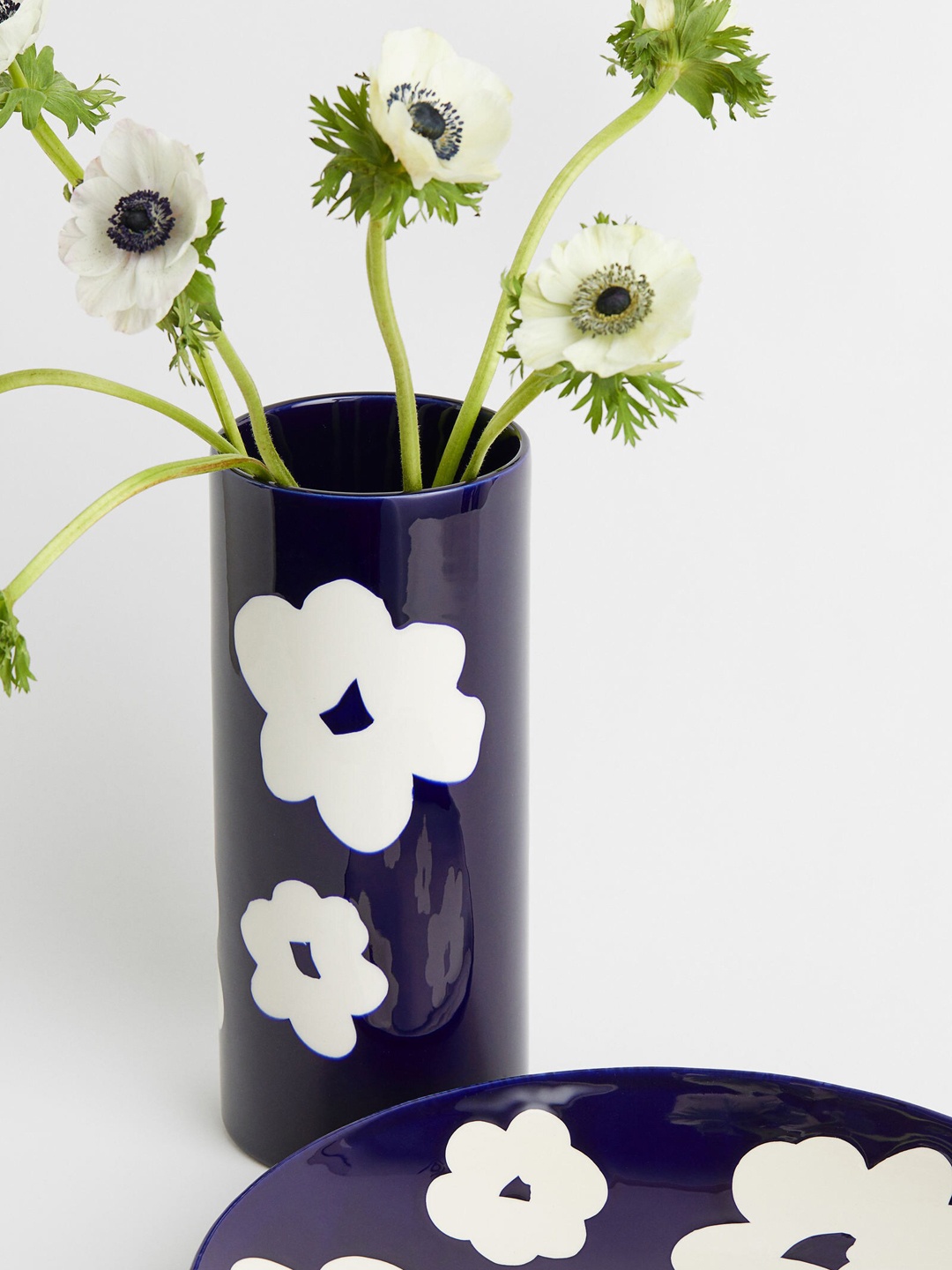 

H&M Navy Blue & White Floral-Patterned Earthenware Serving Plate