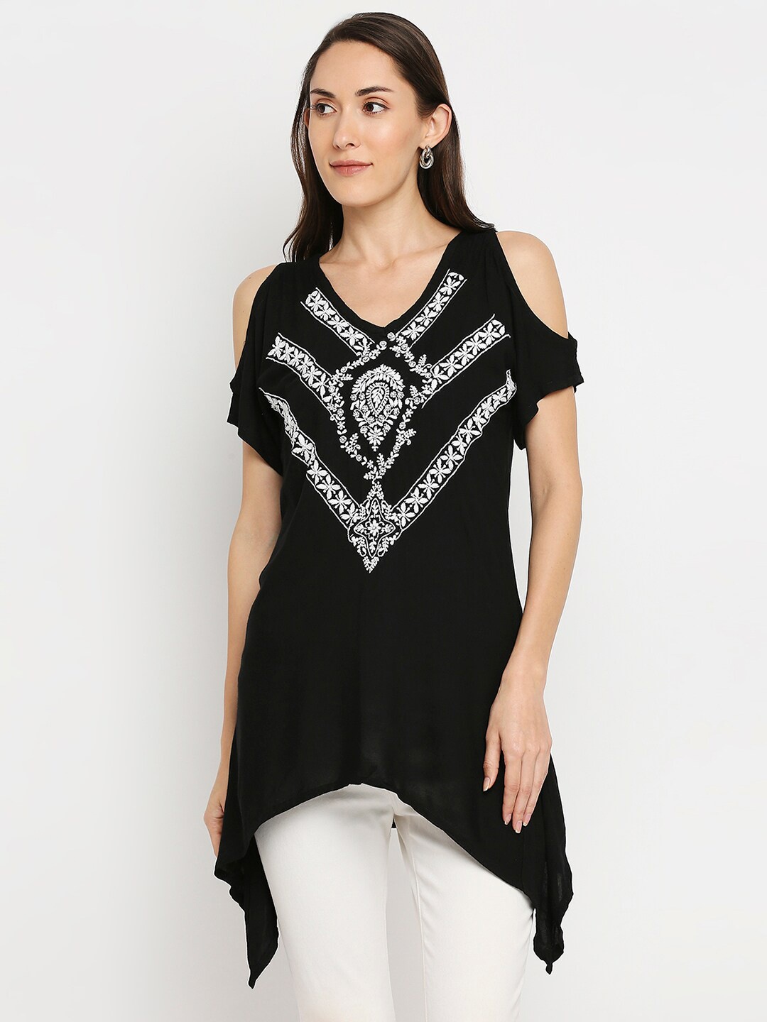 

Indiankala4u Black Cold-Shoulder Sleeves Chikankari Kurti