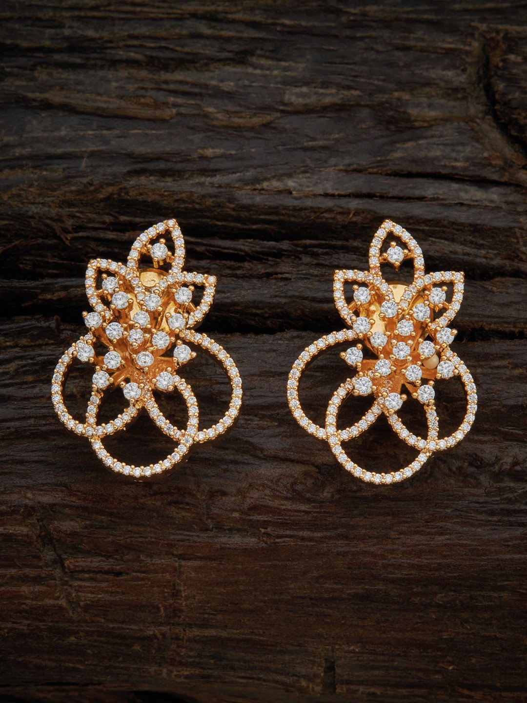 

Kushal's Fashion Jewellery Rose Gold & White Floral Studs Earrings