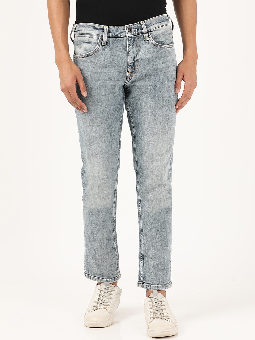

Lee Men Blue Tapered Fit Heavy Fade Stretchable Cotton Jeans