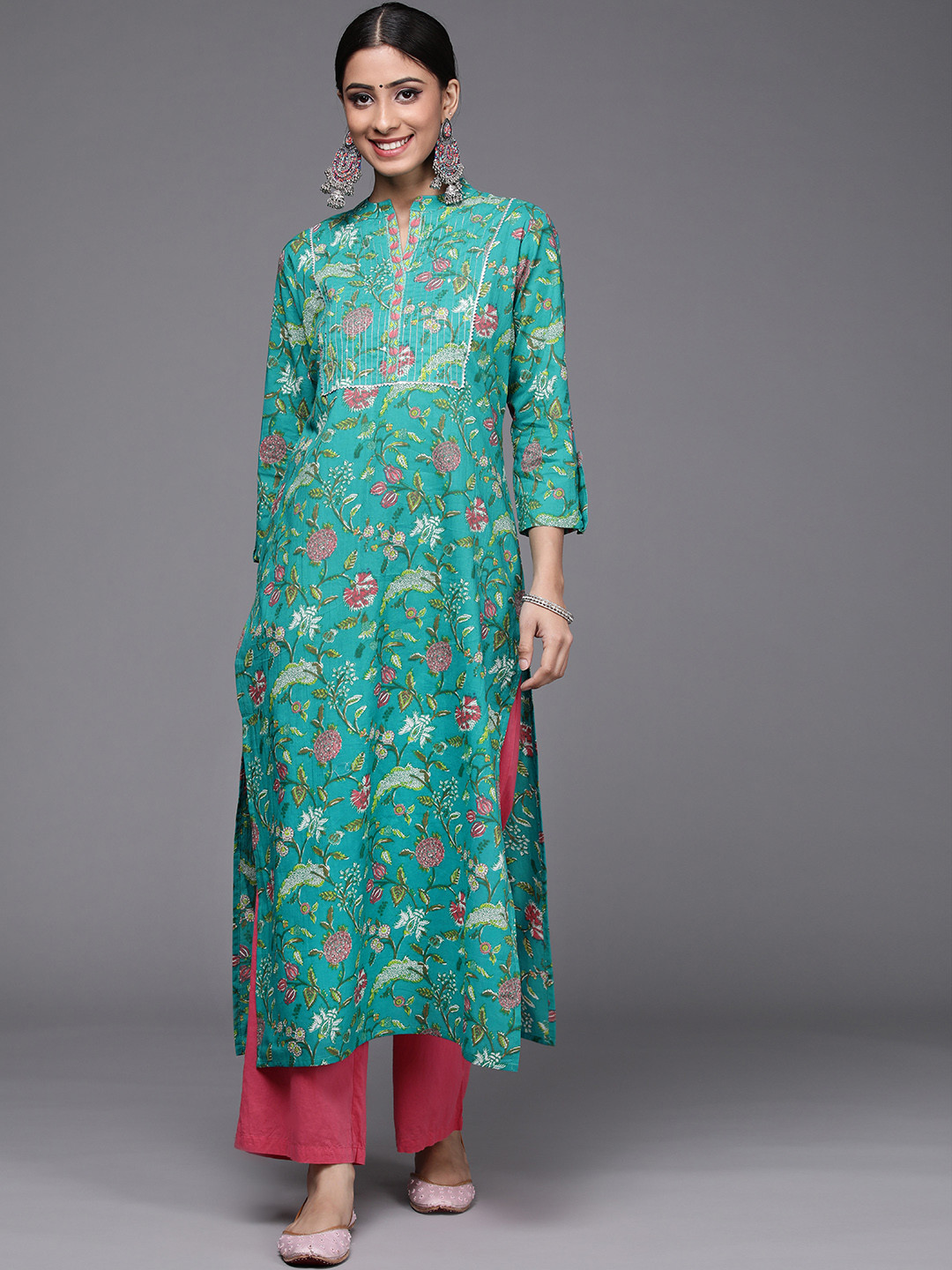 

Varanga Women Green & White Floral Printed Gotta Patti Kurta