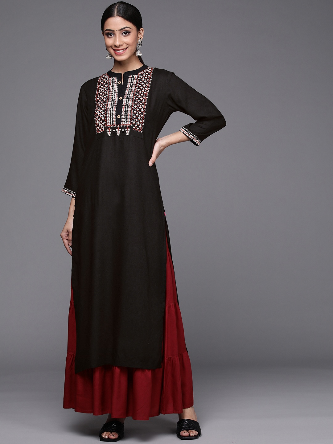 

Varanga Women Black & Off White Ethnic Motifs Embroidered Yoke Design Kurta