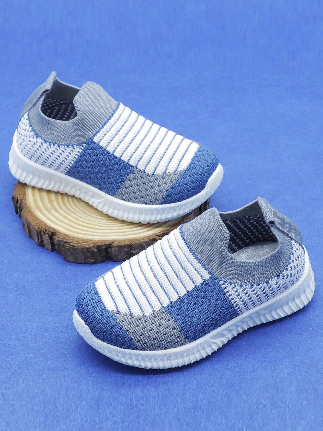 

FEETWELL SHOES Unisex Kids Grey Woven Design Slip-On Sneakers