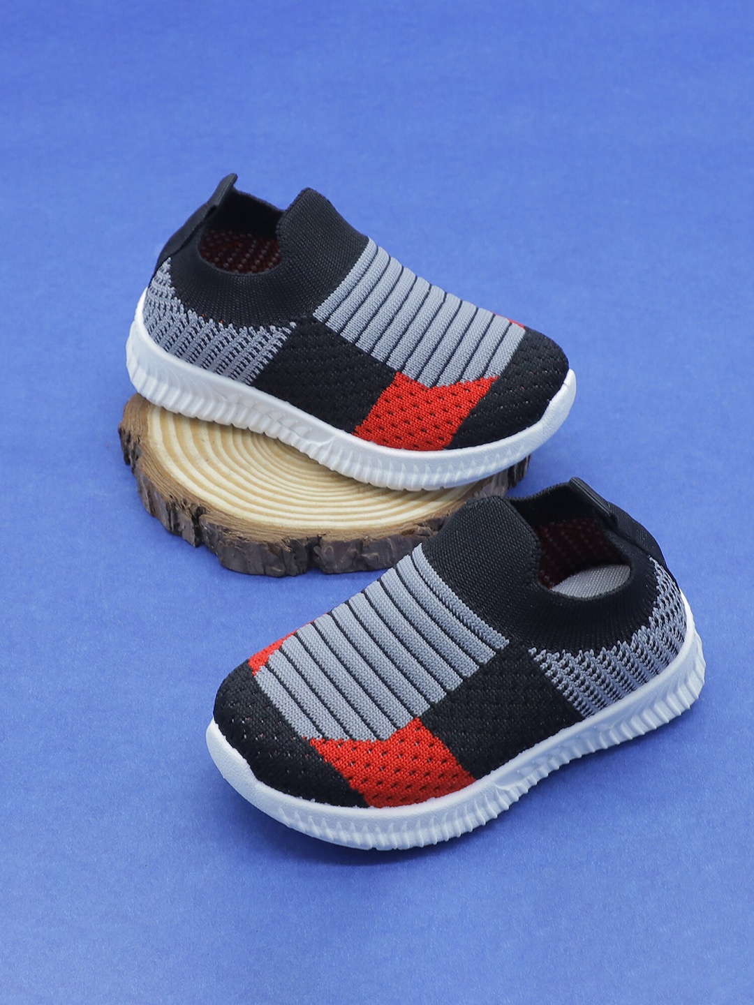 

FEETWELL SHOES Unisex Kids Black Woven Design Slip-On Sneakers