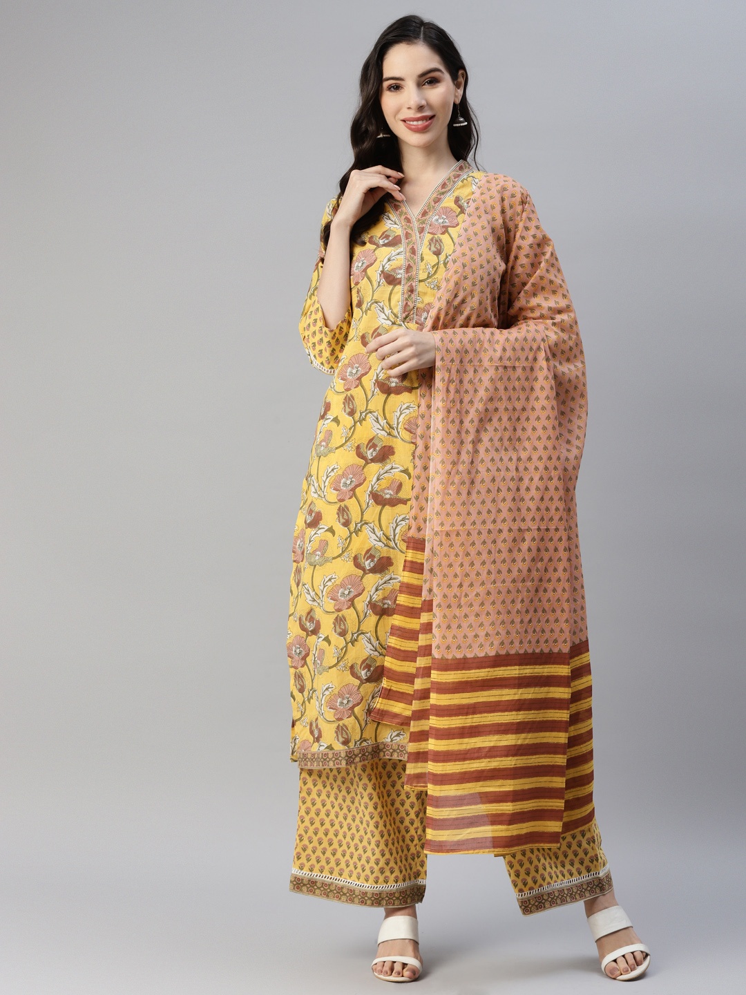 

Yuris Women Yellow Pure Cotton Floral Printed Kurta with Palazzos & With Dupatta
