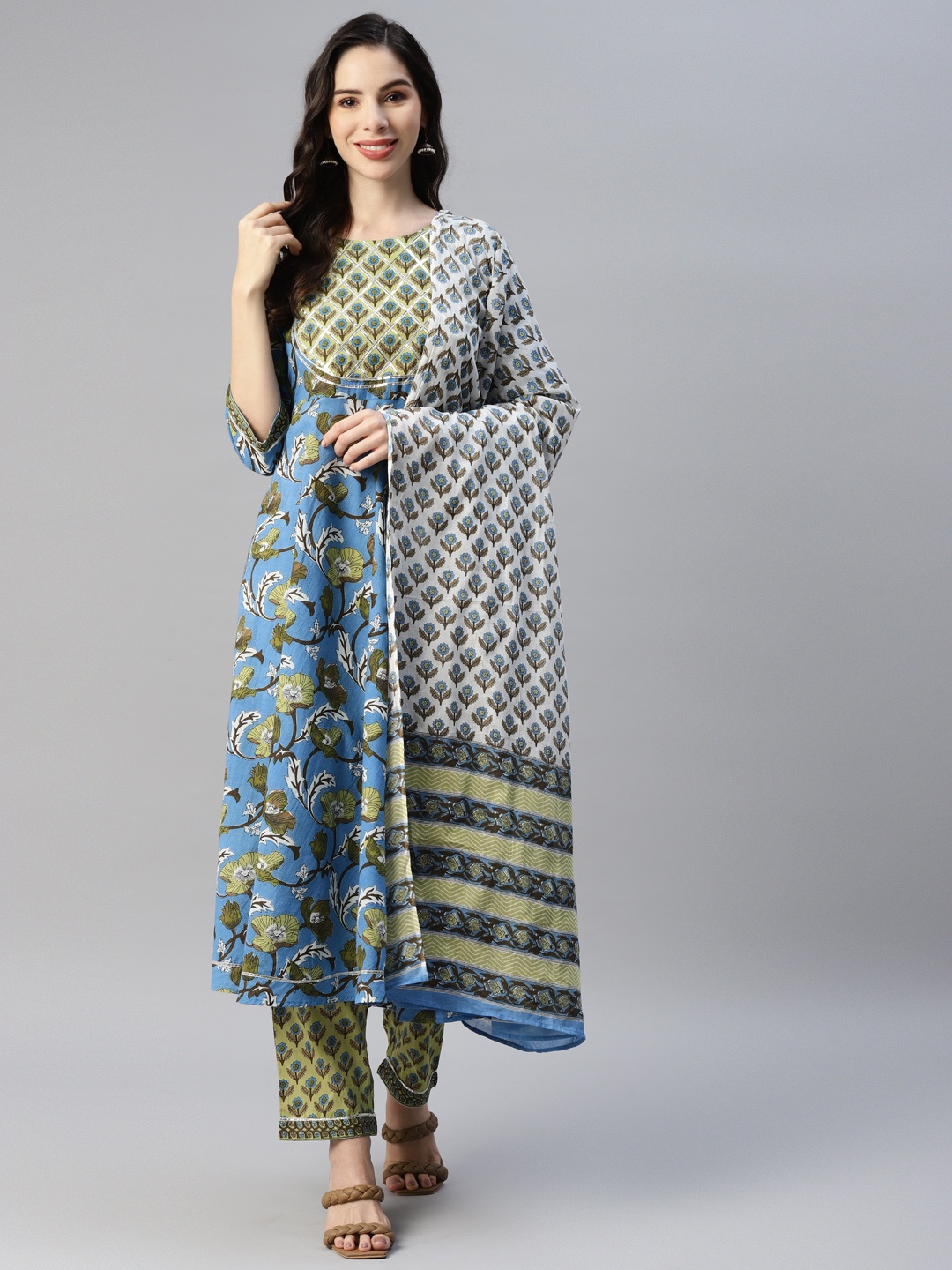 

Yuris Women Blue Pure Cotton Floral Printed Gotta Patti Kurta with Trousers & With Dupatta