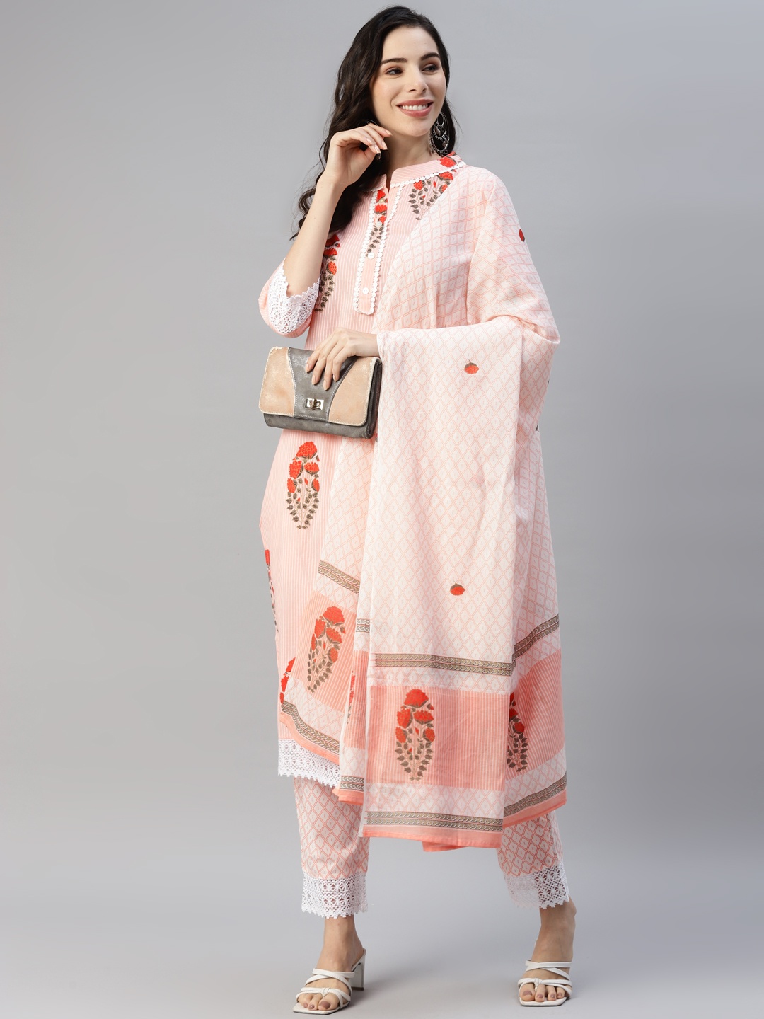 

Yuris Women Peach-Coloured Pure Cotton Floral Printed Kurta with Trousers & With Dupatta