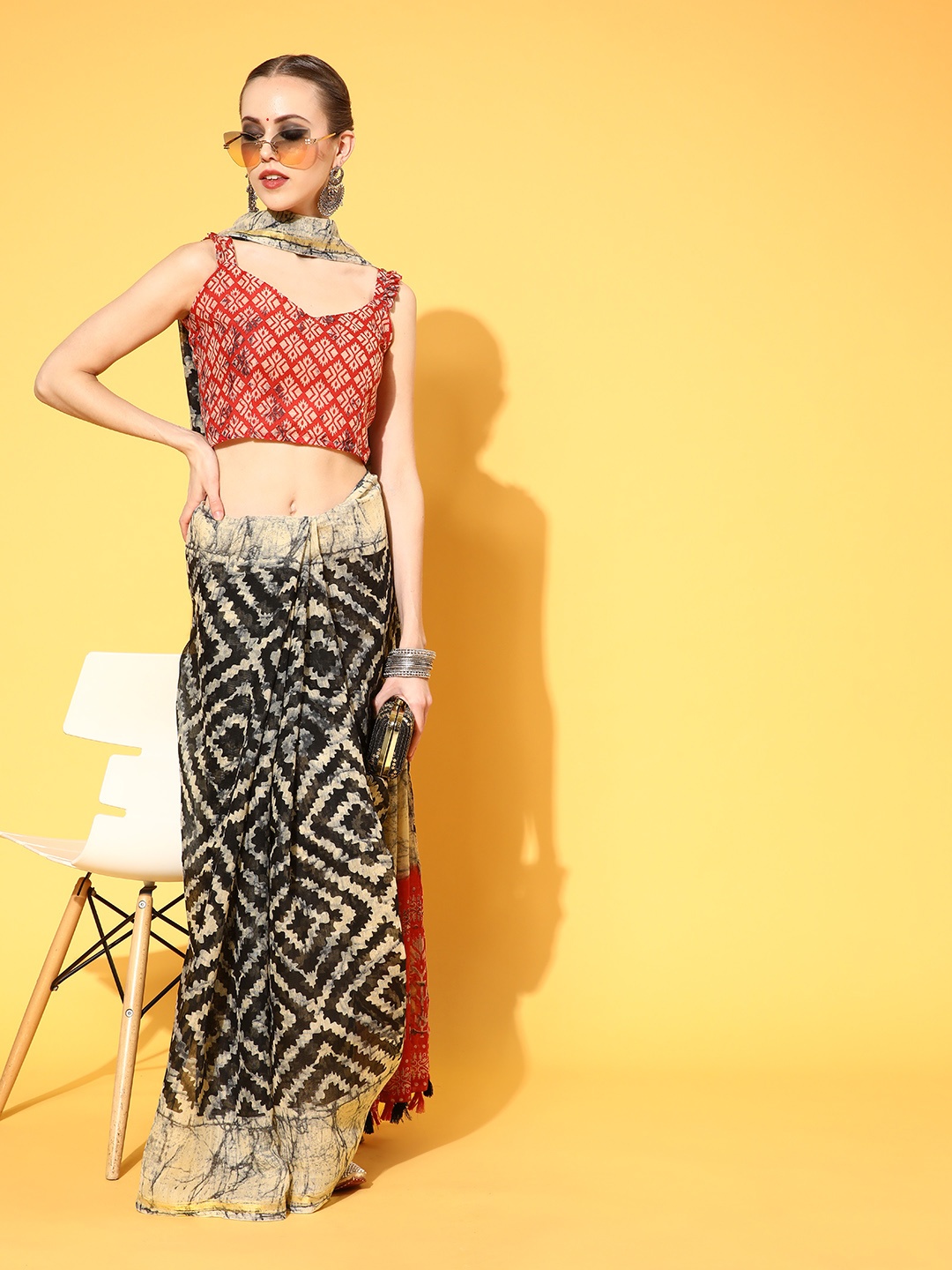 

Mitera Tie and Dye Saree with Zari Border, Black