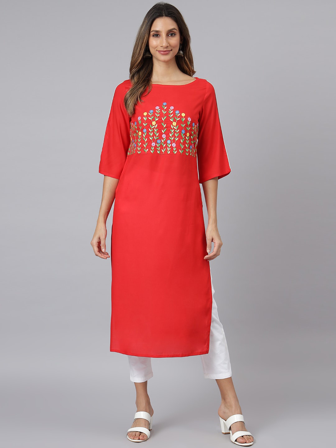 

JAIPUR ATTIRE Women Red Floral Embroidered Thread Work Kurta
