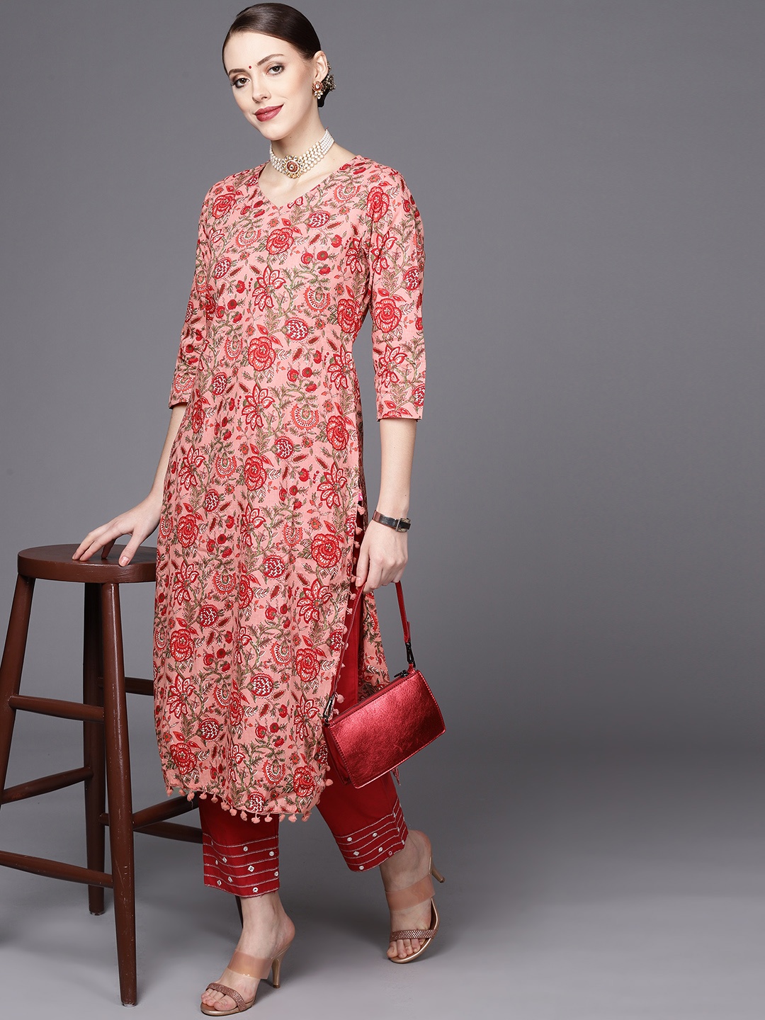 

Varanga Women Peach-Coloured & Red Floral Printed Kurta