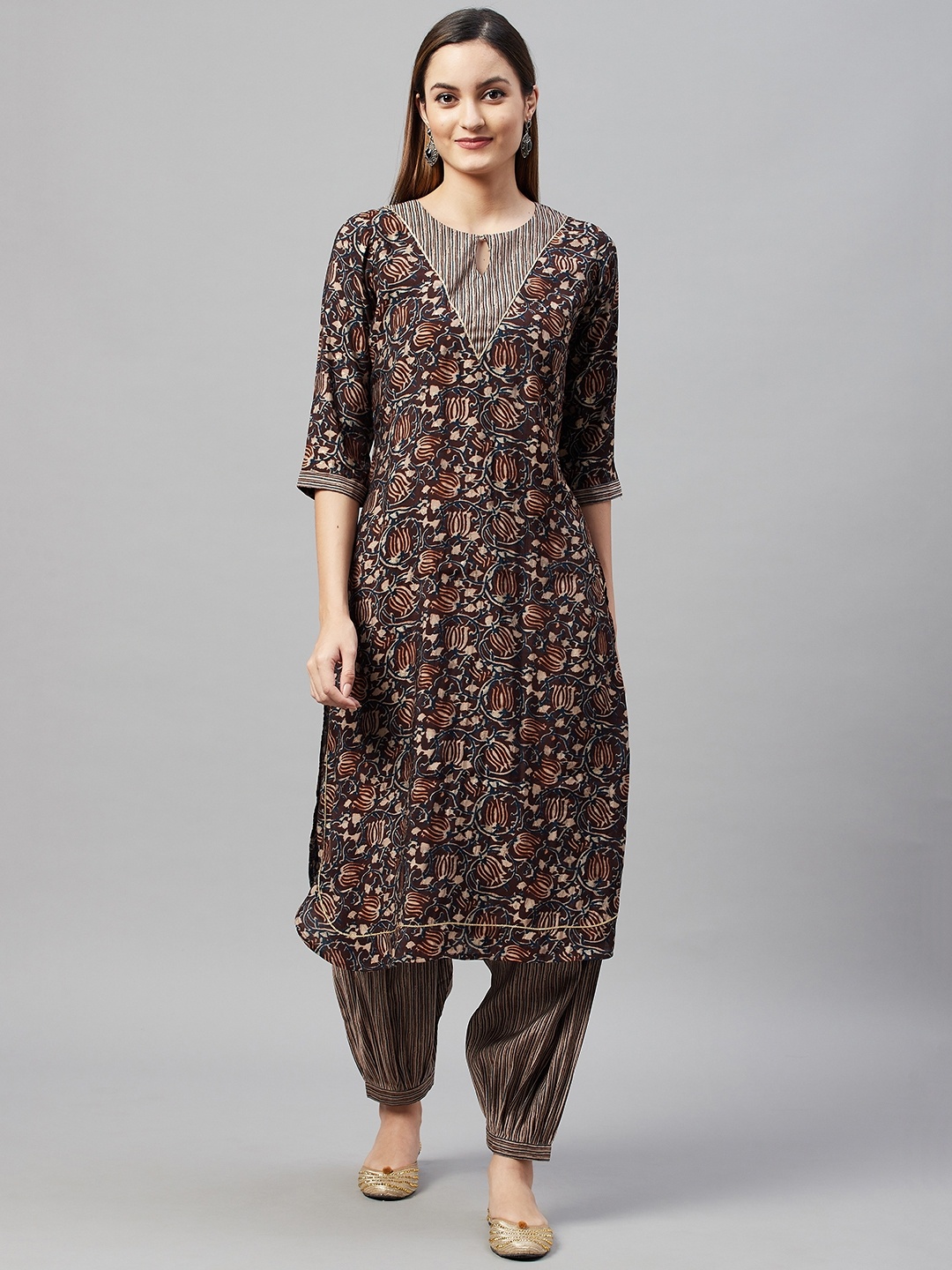

V TRADITION Women Brown & Navy Blue Floral Print Kurta with Salwar