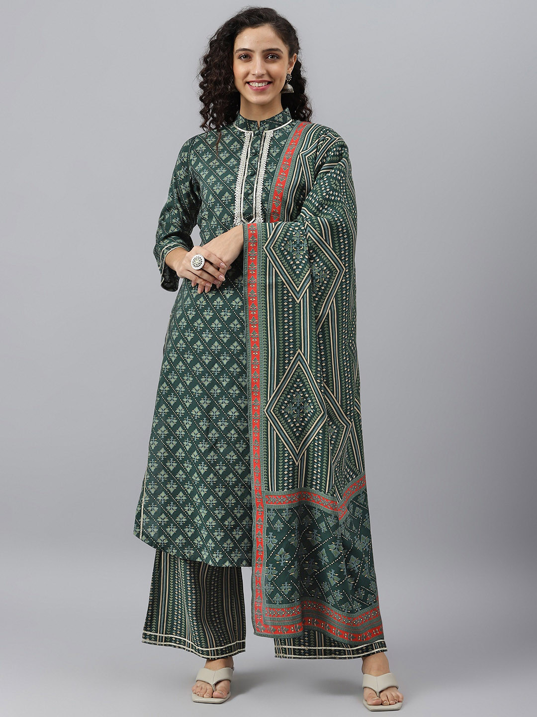

V TRADITION Women Green Ethnic Motifs Printed Gotta Patti Kurta with Palazzos & Dupatta