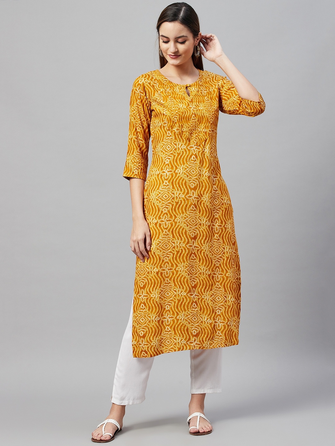 

V TRADITION Women Yellow & Off White Bandhani Print Keyhole Neck Kurta