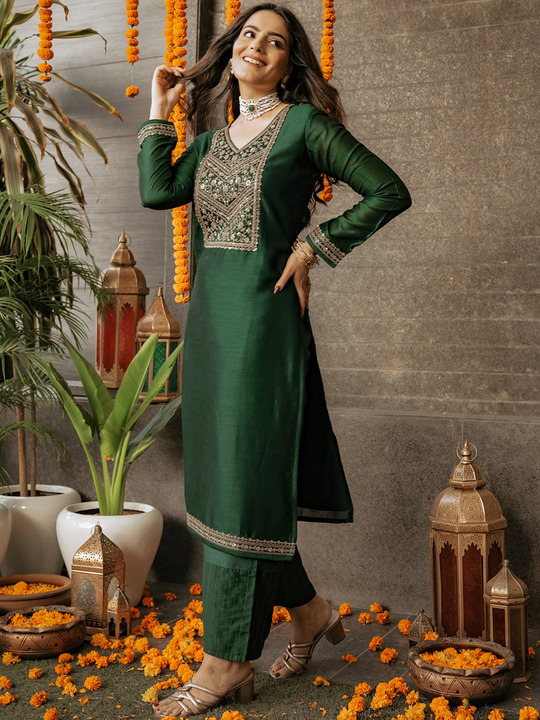 

Libas Women Green & Golden Yoke Design Kurta