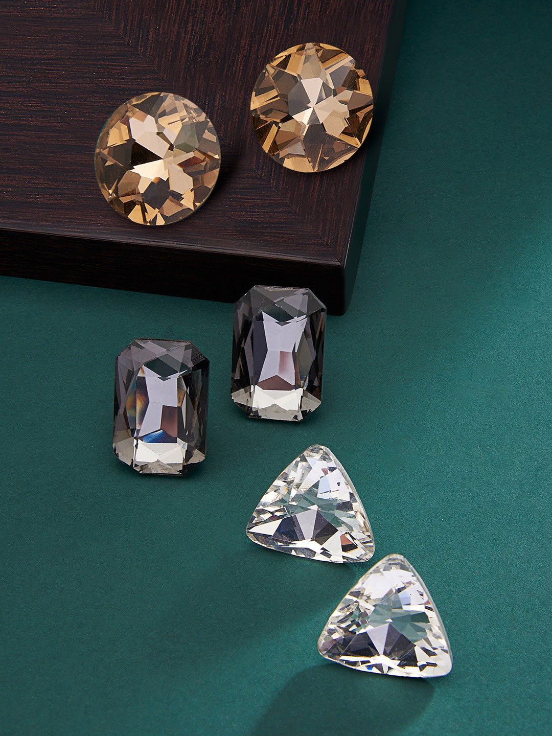 

AMI Gold-Plated & Copper-Toned Geometric Studs Earrings Set Of 3