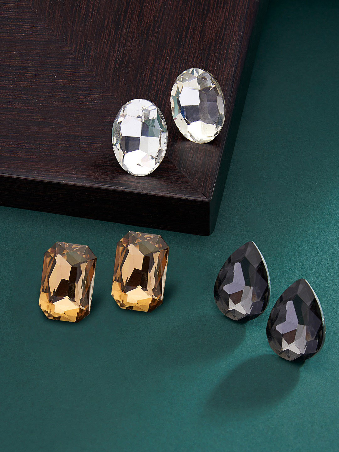

AMI Gold-Plated & Copper-Toned Geometric Studs Earrings Pack Of 3, White