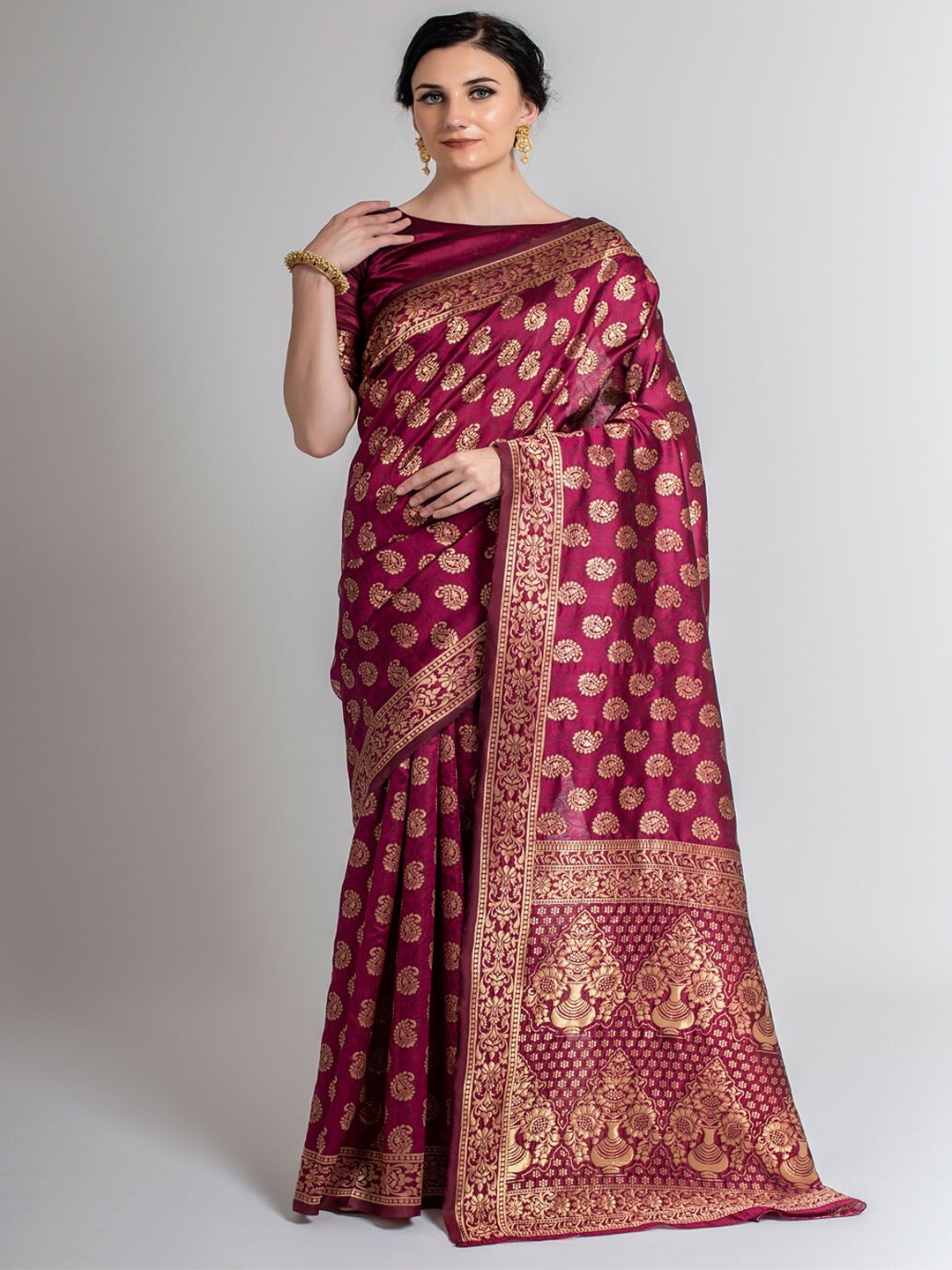 

Lilots Magenta & Gold-Toned Woven Design Zari Silk Blend Kota Saree