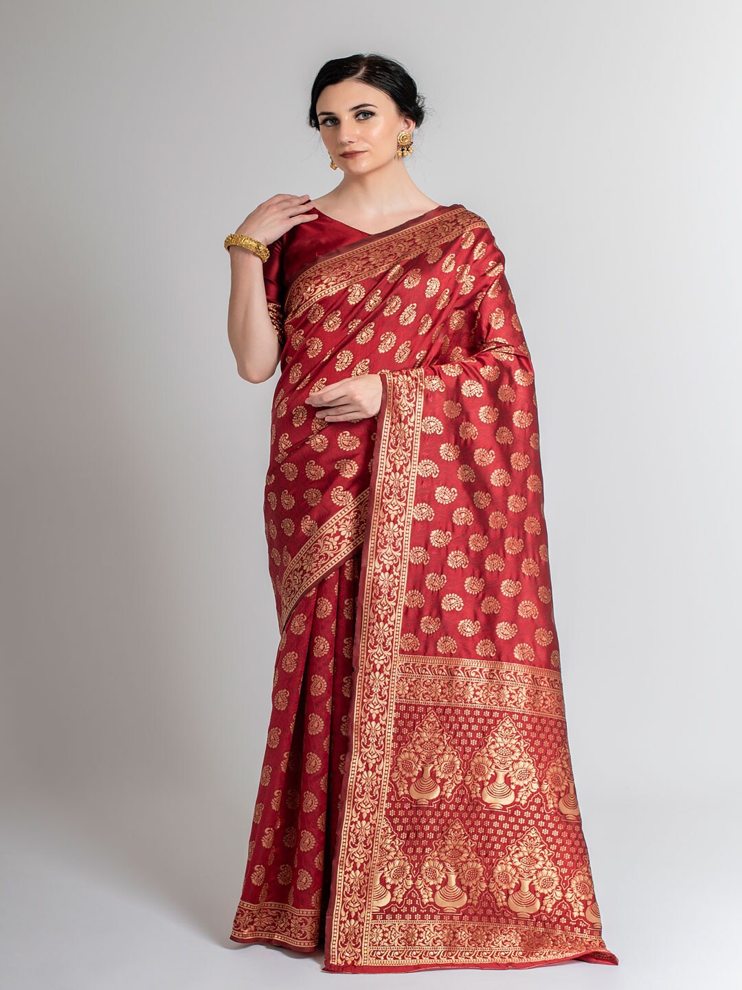 

Lilots Red & Gold-Toned Ethnic Motifs Silk Blend Kota Saree