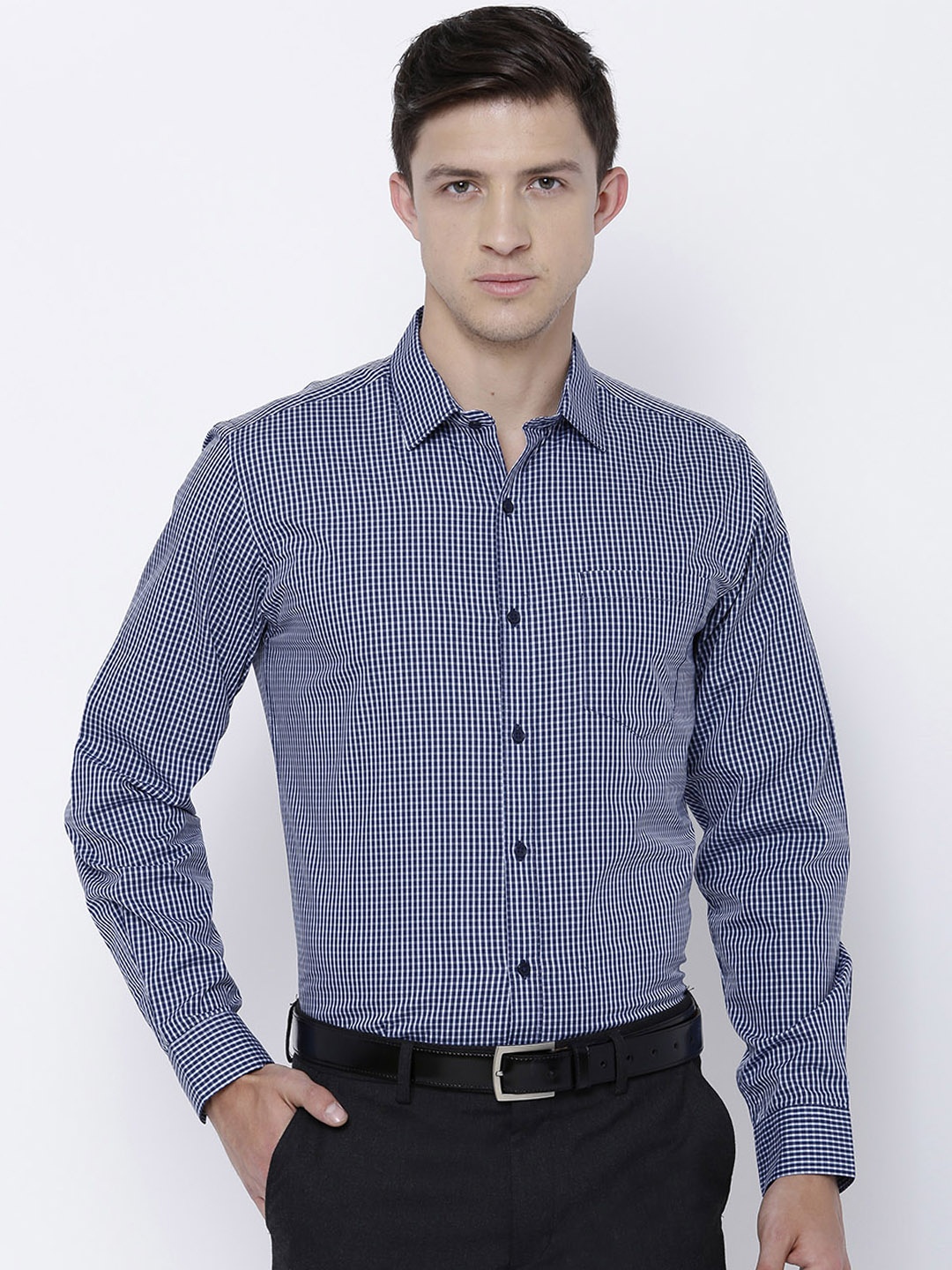

Black coffee Men Navy & White Checked Slim Fit Formal Shirt, Navy blue