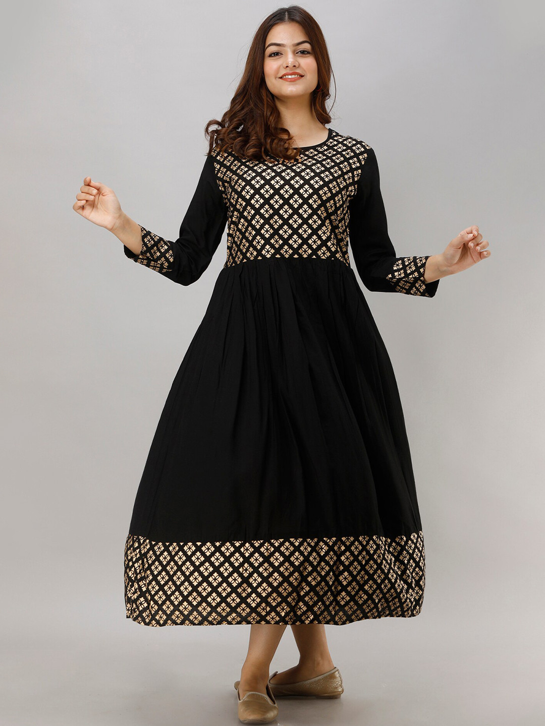 

SKY SHOPPIE Women Black & Gold-Toned Ethnic Motifs Printed Anarkali Kurta
