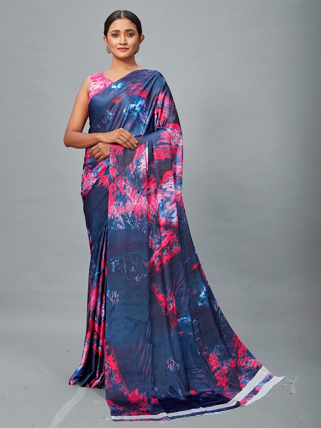 

MONJOLIKA FASHION Blue & Pink Tie and Dye Digital Print Satin Saree