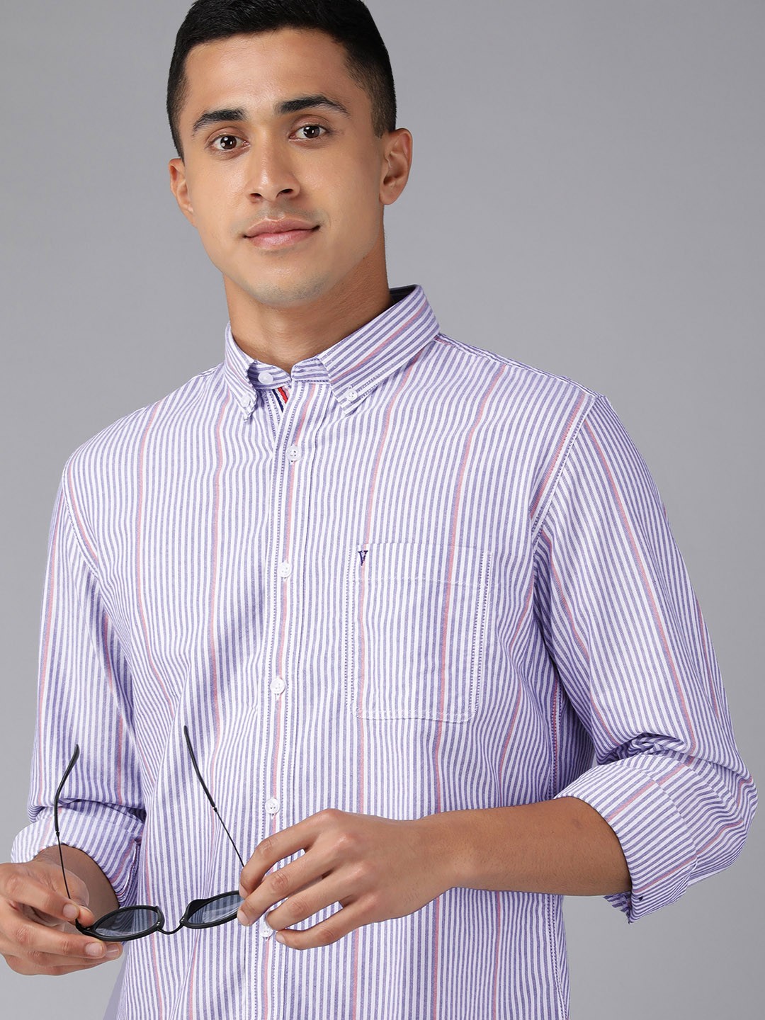 

Van Heusen Sport Men White & Grey Slim Fit Striped Pure Cotton Casual Shirt