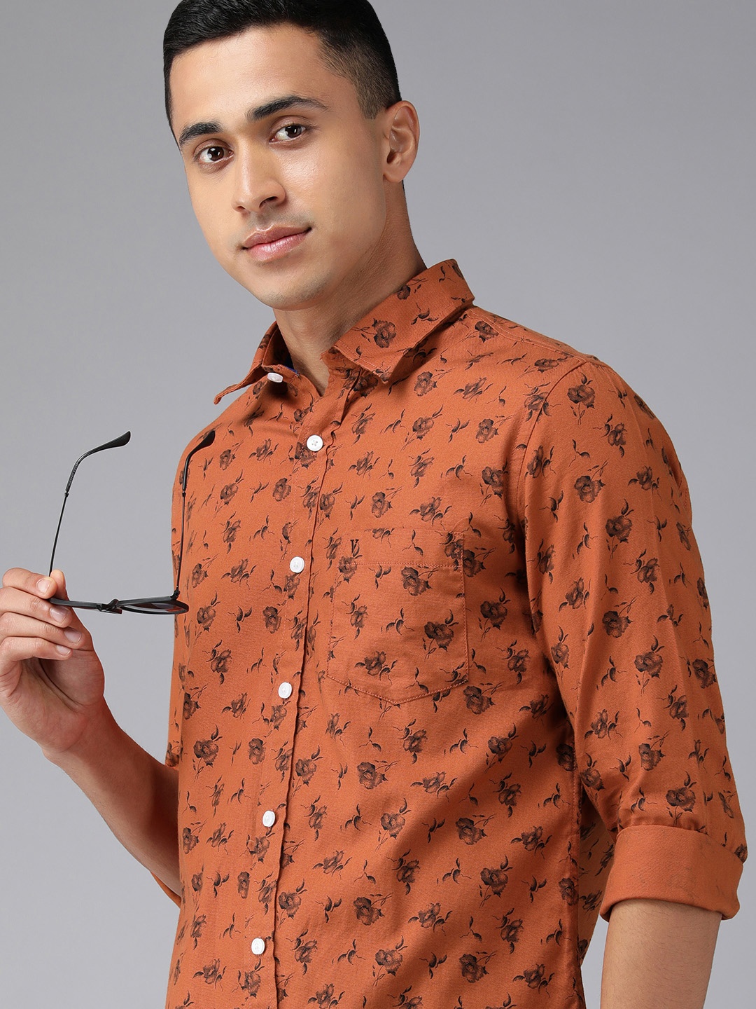 

Van Heusen Sport Men Rust Orange Slim Fit Floral Printed Pure Cotton Casual Shirt
