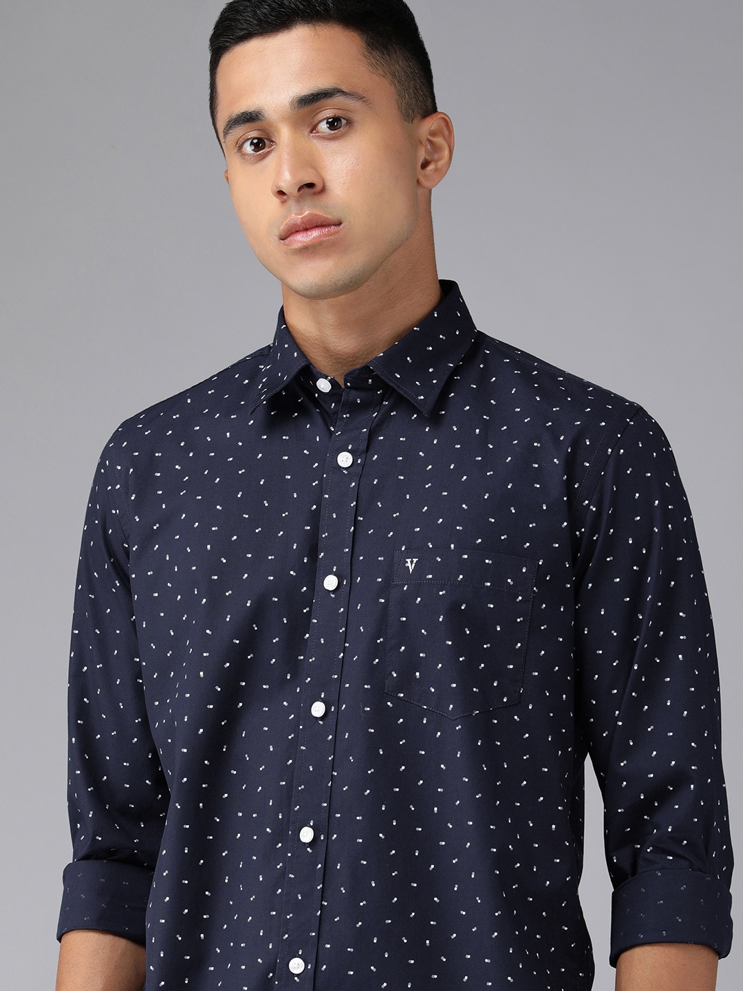 

Van Heusen Sport Men Navy Blue Slim Fit Printed Pure Cotton Casual Shirt