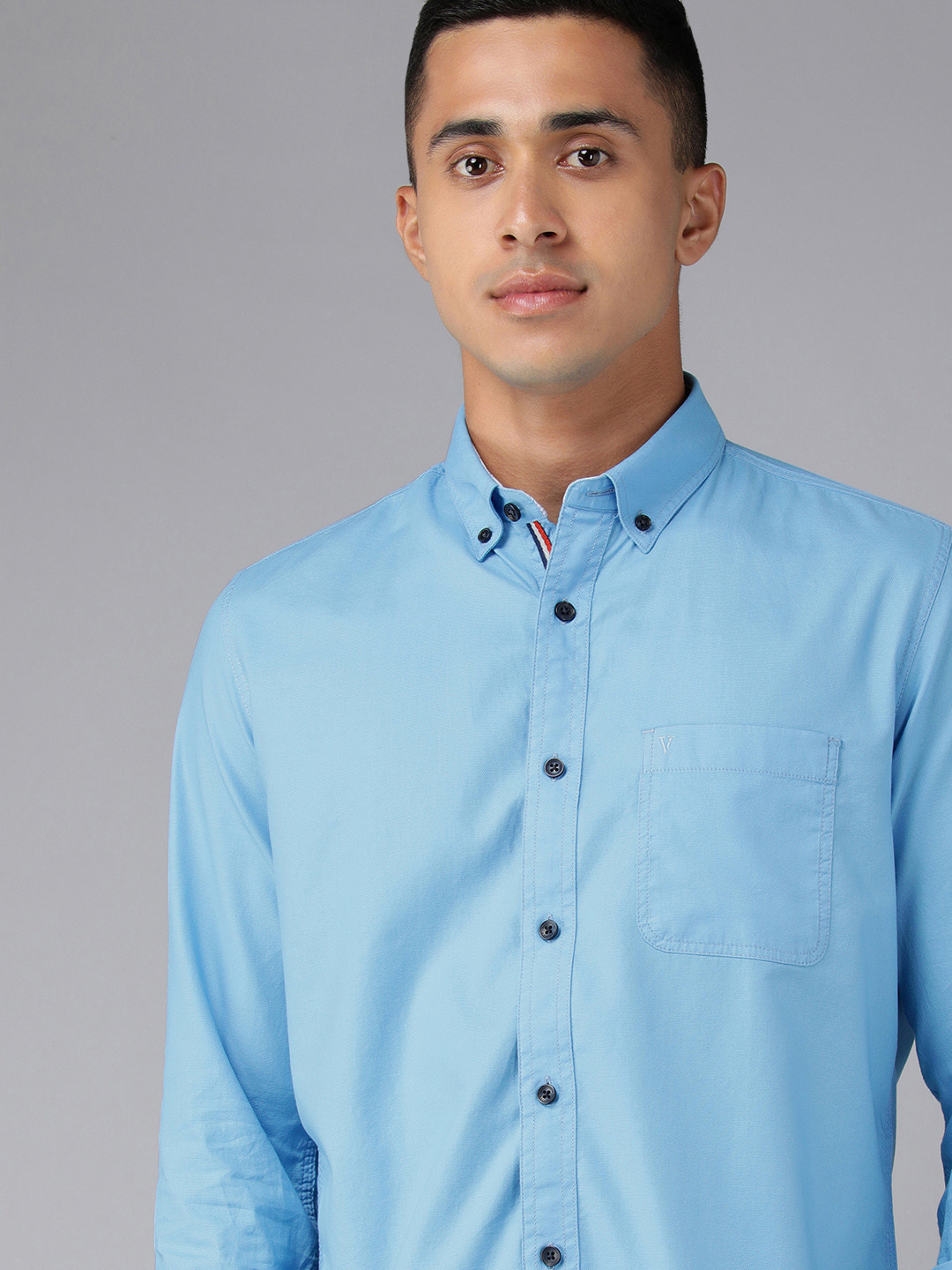

Van Heusen Sport Men Sky Blue Solid Slim Fit Pure Cotton Casual Shirt