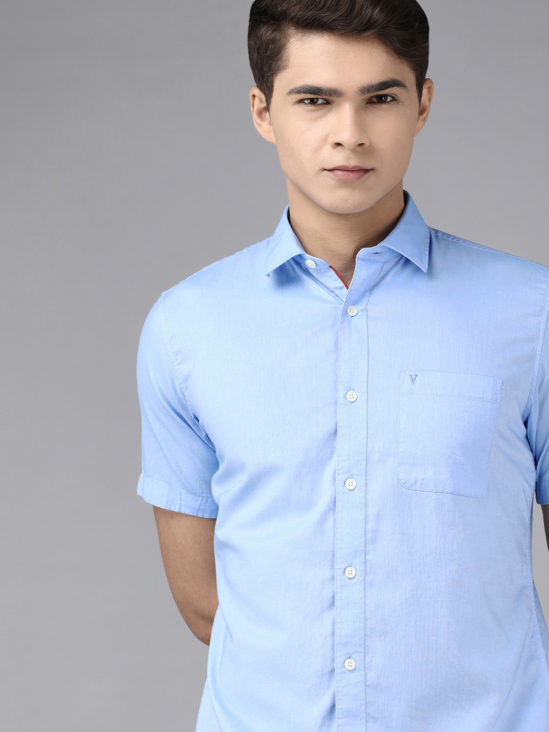 

Van Heusen Sport Men Blue Slim Fit Pure Cotton Casual Shirt