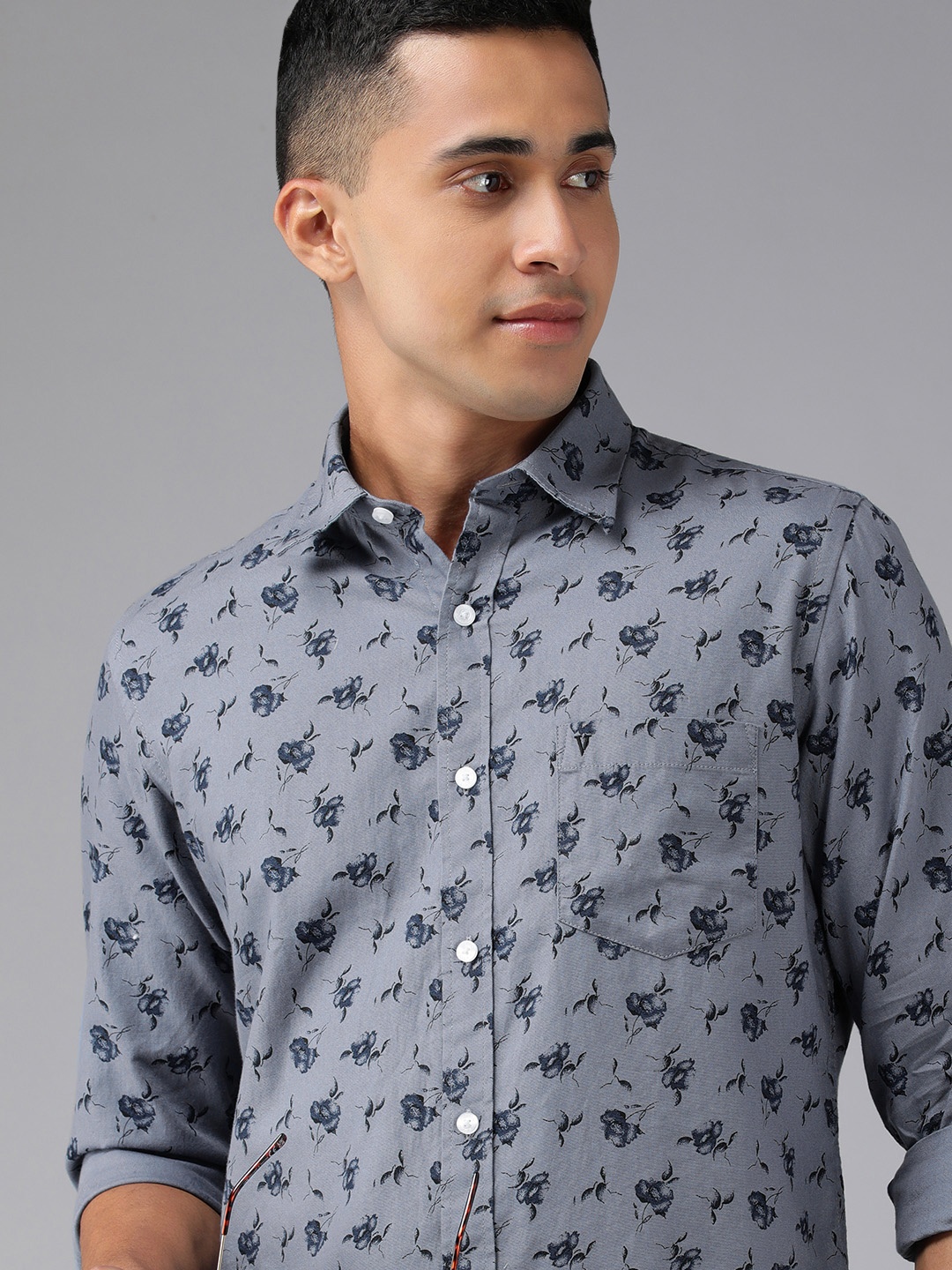 

Van Heusen Sport Men Blue Slim Fit Floral Printed Pure Cotton Casual Shirt