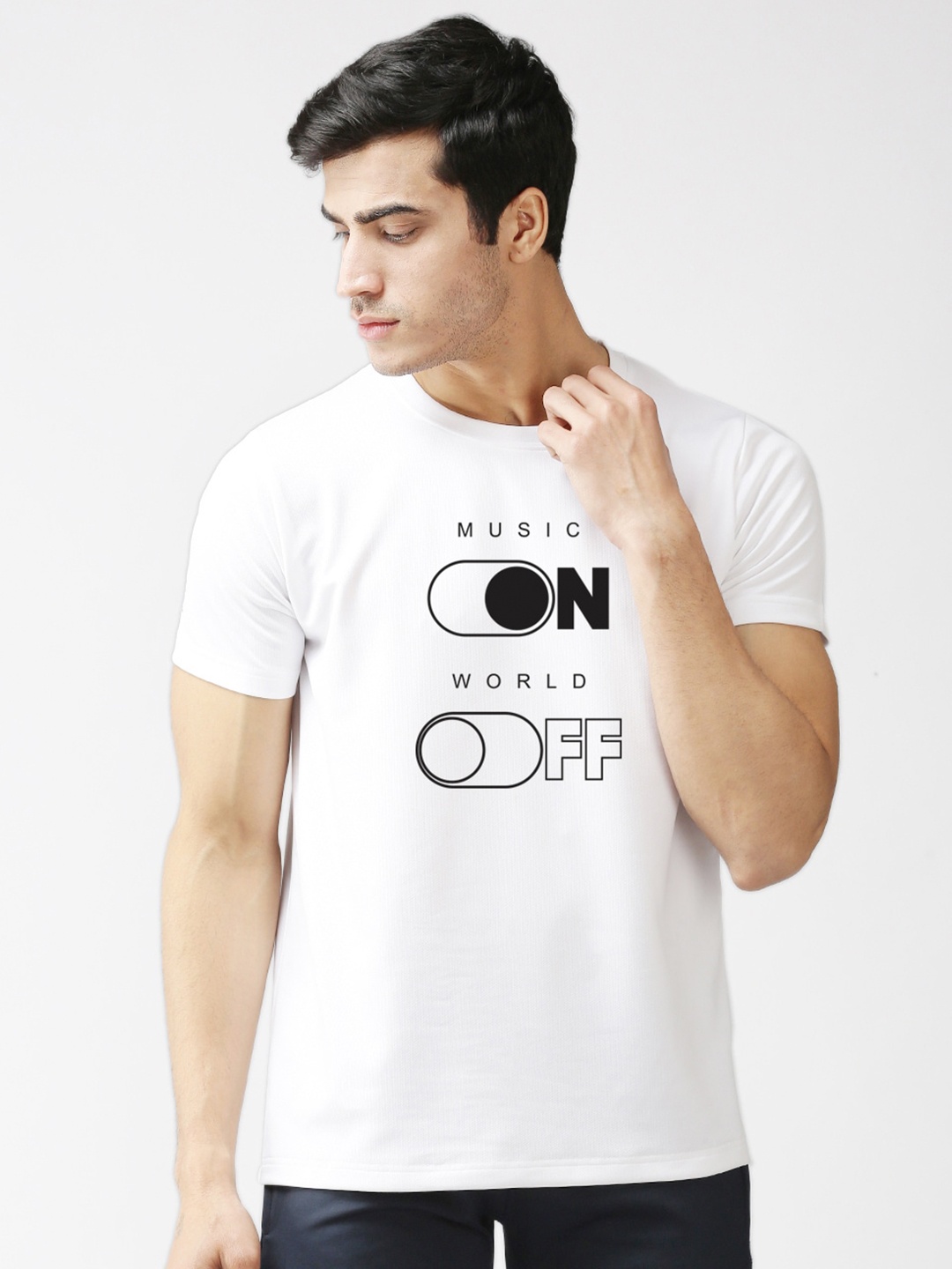 

EPPE Men White Typography Printed Dry-Fit Sports T-shirt