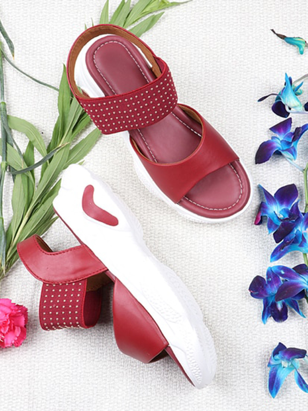 

THE WHITE POLE Women Red Ethnic Open Toe Flats with Bows