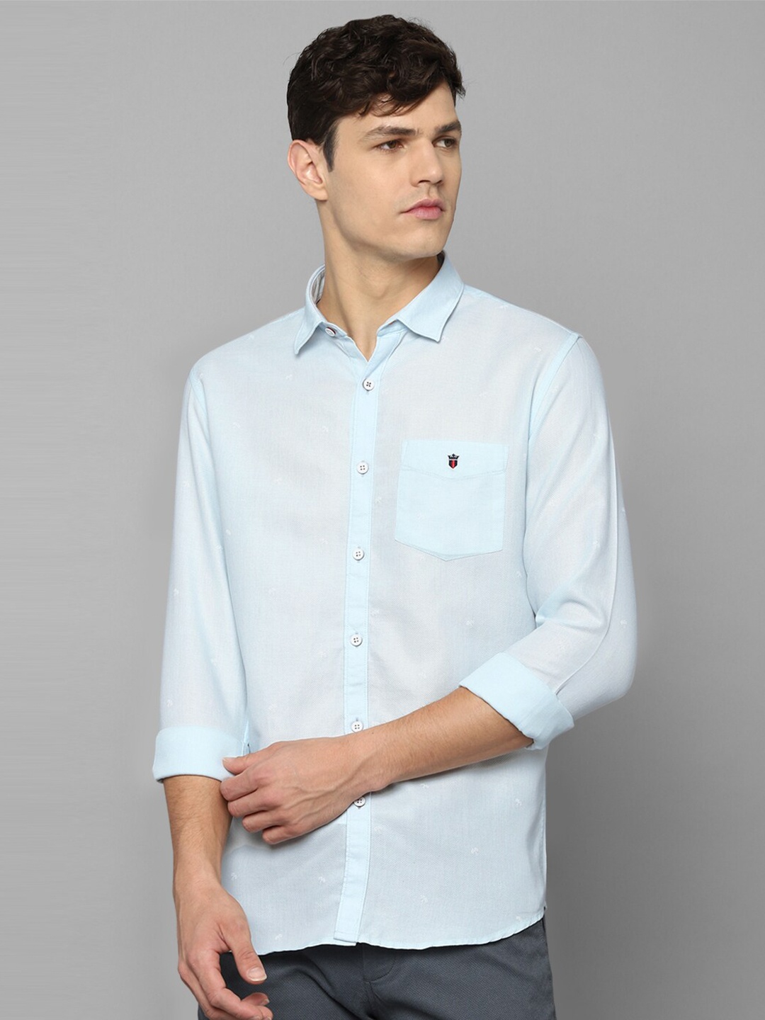 

Louis Philippe Sport Men Blue Slim Fit Casual Shirt