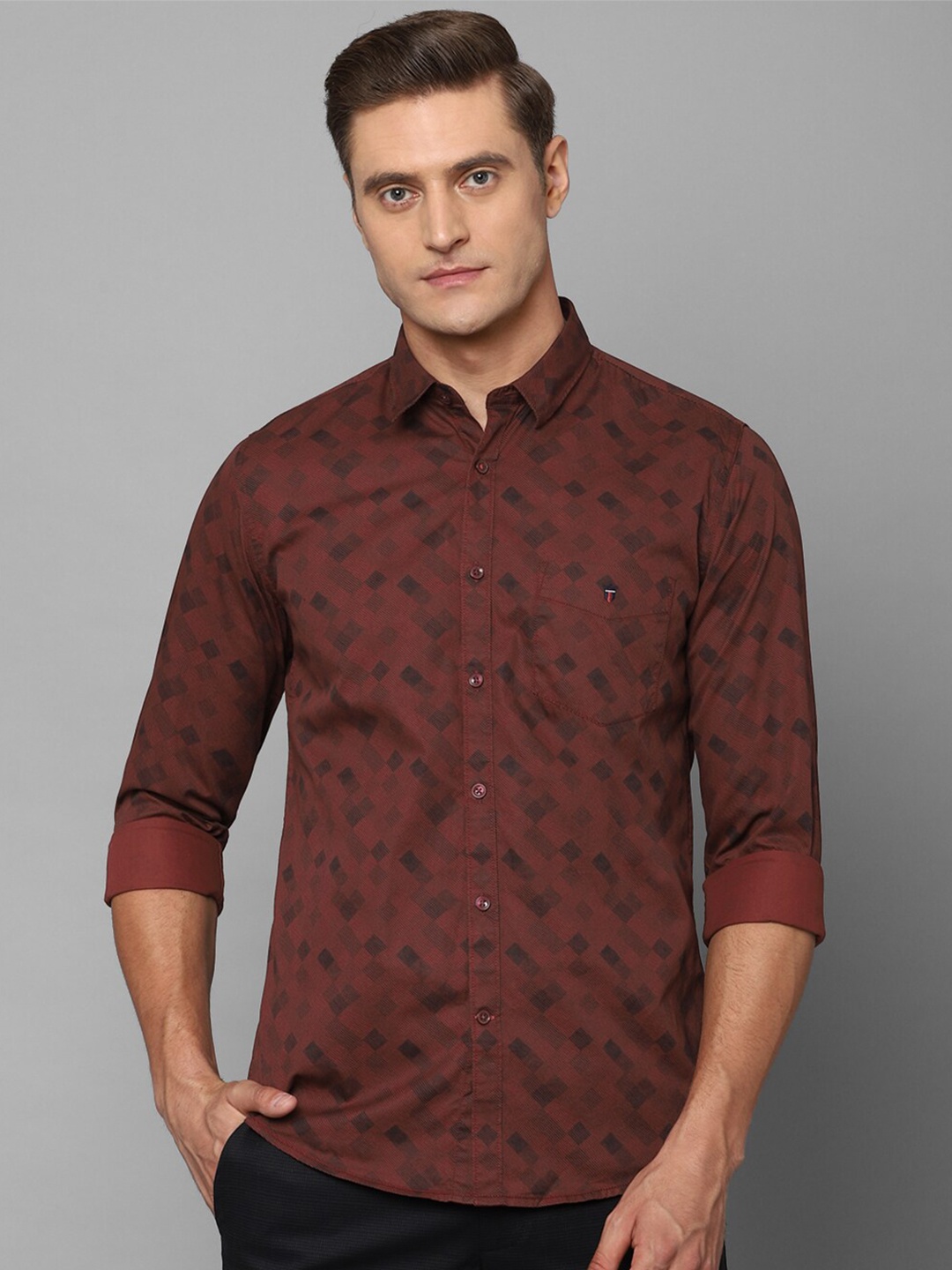 

Louis Philippe Sport Men Maroon Slim Fit Floral Printed Casual Shirt