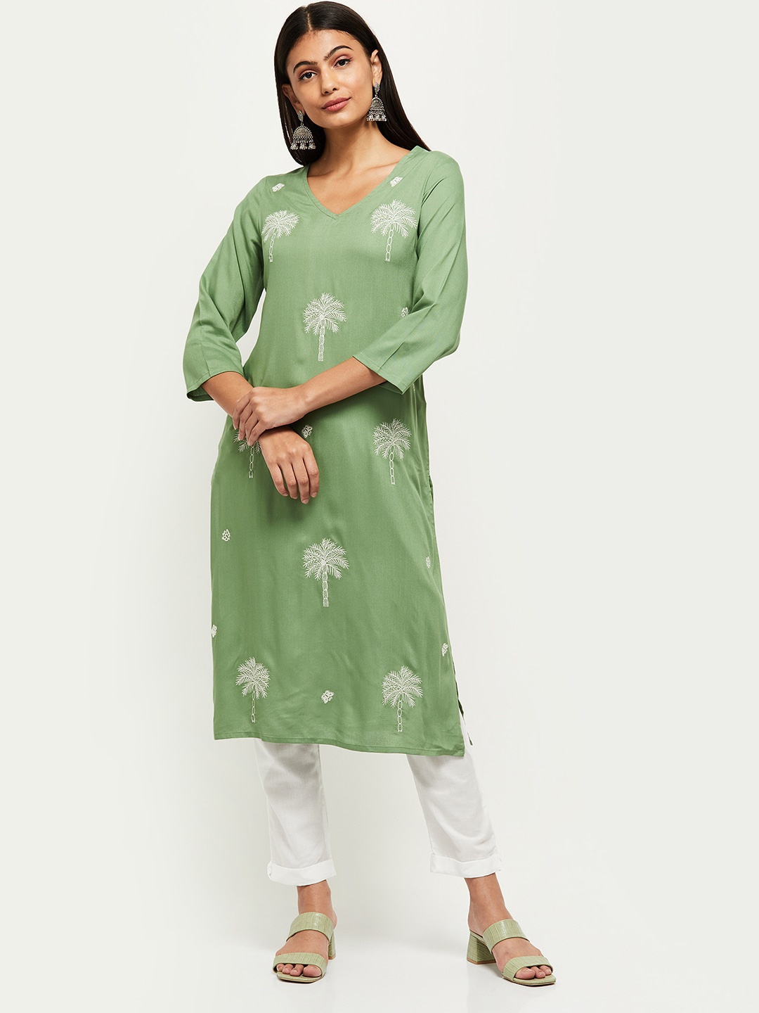 

max Women Green Embroidered Thread Work Kurta