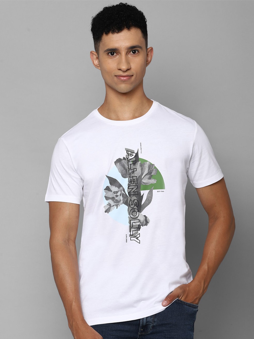

Allen Solly Sport Men White Floral Printed Cotton T-shirt
