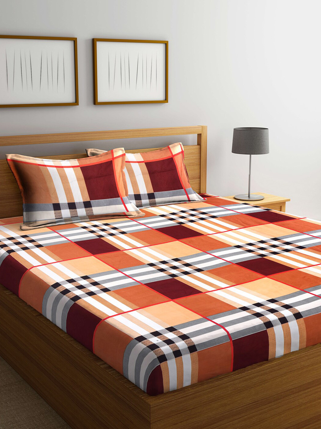 

KLOTTHE Orange & Maroon Geometric 300 TC King Bedsheet with 2 Pillow Covers