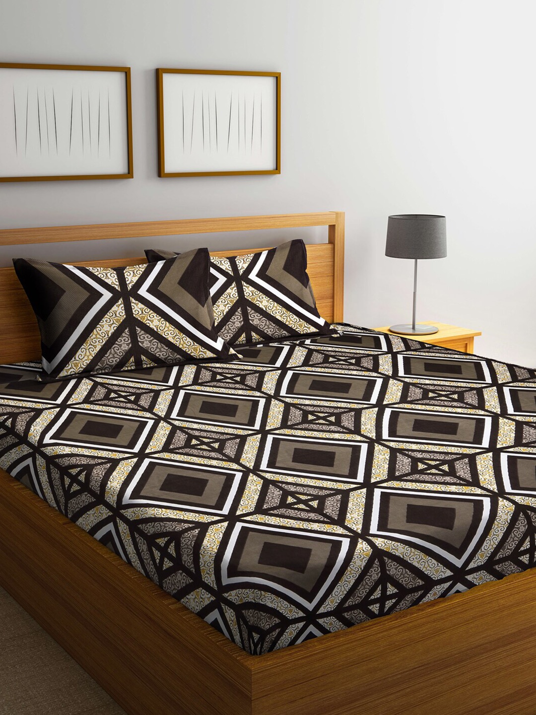 

KLOTTHE Black & Coffee Brown Geometric 300 TC King Bedsheet with 2 Pillow Covers