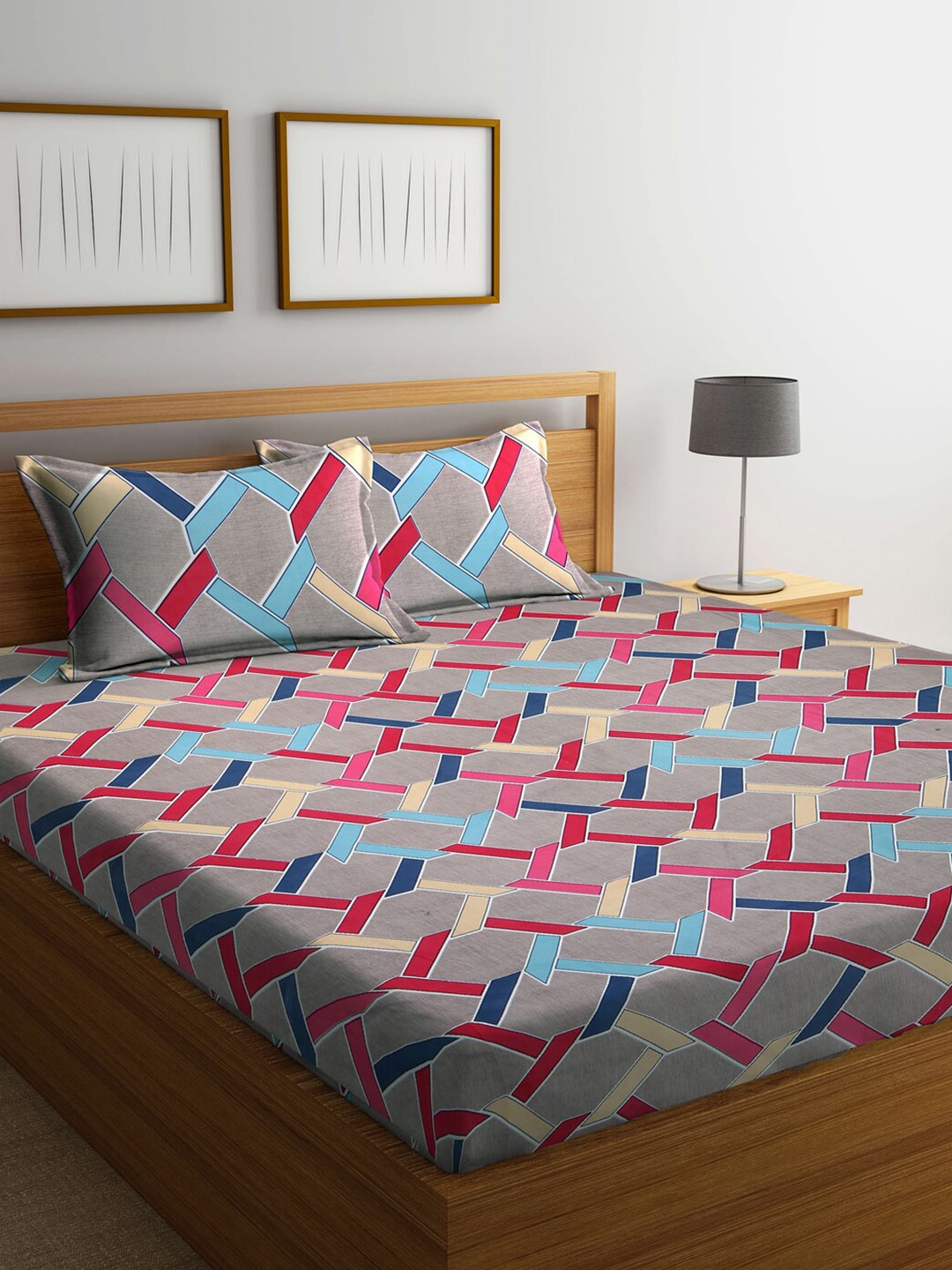 

KLOTTHE Multicoloured Geometric 300 TC King Bedsheet with 2 Pillow Covers, Multi
