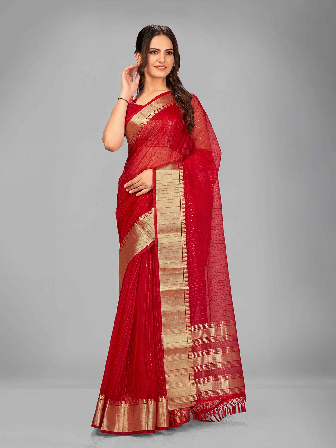 

MANOHARI Women Red & Gold-Toned Sequence Silk Blend Saree
